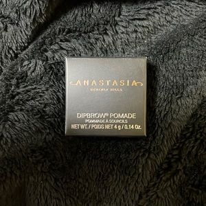 Anastasia Beverly Hills Dipbrow Pomade in Dark Brown